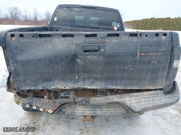 2009 Chevrolet Silverado 1500 LT with VIN 2GCEK29J991112885, listed as a IAAI auction lot 41632179 with 180,557 mi miles. Bid and sale history available at carsss.com. Image 6.