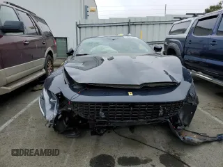 2024 Ferrari Roma z VIN ZFF98RNA9R0301984, wystawiony jako Copart lot #54060024 z przebiegiem Nie podano mil oraz Szkody całkowita. Historia ofert i sprzedaży dostępna na DreamBid. Obrazek 5.