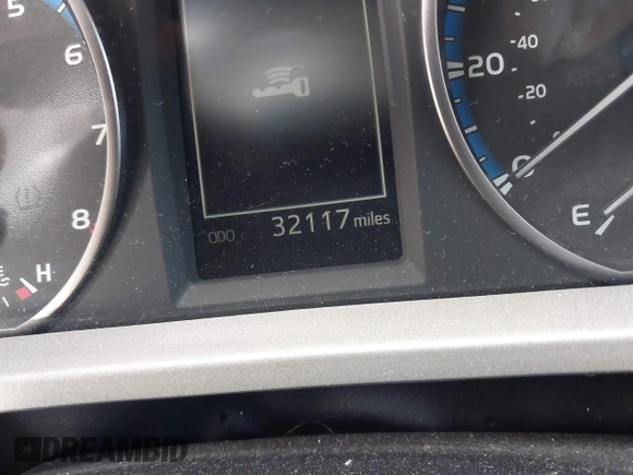 2018 Toyota RAV4 XLE z VIN 2T3WFREV2JW501356, wystawiony jako IAAI lot #42087027 z przebiegiem 32 117 mil mil oraz . Historia ofert i sprzedaży dostępna na DreamBid. Obrazek 7.