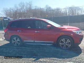 2018 Nissan Pathfinder SV z VIN 5N1DR2MM5JC614716, wystawiony jako IAAI lot #41762250 z przebiegiem 94 825 mil mil oraz . Historia ofert i sprzedaży dostępna na DreamBid. Obrazek 14.