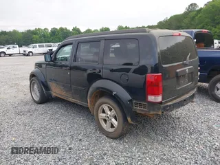 2007 Dodge Nitro SXT z VIN 1D8GU28K97W727361, wystawiony jako IAAI lot #42142970 z przebiegiem 144 579 mil mil oraz . Historia ofert i sprzedaży dostępna na DreamBid. Obrazek 3.