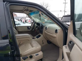 2003 Ford Expedition Eddie Bauer with VIN 1FMFU18L53LA39572, listed as a IAAI auction lot 41736986 with 1 mi miles. Bid and sale history available at carsss.com. Image 5.