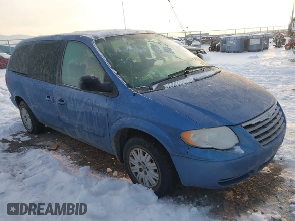2007 Chrysler Town & Country LWB LX with VIN 2A4GP44R27R284770, listed as a IAAI auction lot 41313733 with 178,903 mi miles. Bid and sale history available at carsss.com. Image 1.