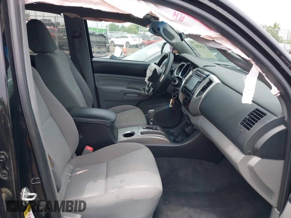 2015 Toyota Tacoma z VIN 3TMLU4EN1FM203143, wystawiony jako IAAI lot #42445912 z przebiegiem 57 444 mil mil oraz . Historia ofert i sprzedaży dostępna na DreamBid. Obrazek 5.