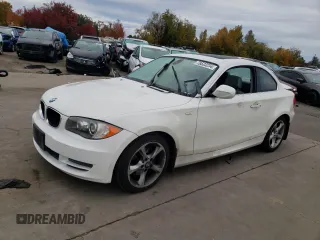 2011 BMW 1 Series 128i z VIN WBAUP9C51BVL89887, wystawiony jako Copart lot #78533234 z przebiegiem Nie podano mil oraz Szkody całkowita. Historia ofert i sprzedaży dostępna na DreamBid. Obrazek 1.
