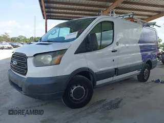 2015 Ford Transit Cargo z VIN 1FTNR1ZMXFKA45161, wystawiony jako IAAI lot #42181449 z przebiegiem 130 096 mil mil oraz . Historia ofert i sprzedaży dostępna na DreamBid. Obrazek 19.