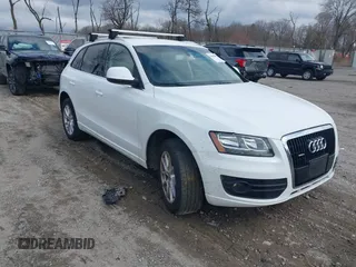 2010 Audi Q5 Premium with VIN WA1CKAFP3AA051936, listed as a IAAI auction lot 41808963 with 215,704 mi miles. Bid and sale history available at carsss.com. Image 1.