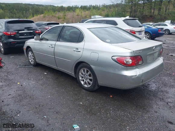 2003 Lexus ES 300 with VIN JTHBF30G330106418, listed as a IAAI auction lot 41928117 with 198,101 mi miles. Bid and sale history available at carsss.com. Image 3.