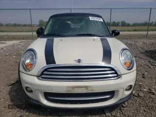 2011 MINI Hardtop z VIN WMWSU3C54BT097885, wystawiony jako Copart lot #55574545 z przebiegiem 133 527 mil mil oraz Szkoda całkowita • Salvage title. Historia ofert i sprzedaży dostępna na DreamBid. Obrazek 5.