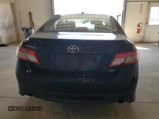 2010 Toyota Camry z VIN 4T1BF3EK7AU531690, wystawiony jako Copart lot #53103605 z przebiegiem 177 835 mil mil oraz Szkoda całkowita • Salvage title. Historia ofert i sprzedaży dostępna na DreamBid. Obrazek 6.
