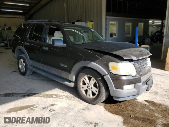 2006 Ford Explorer XLT с VIN 1FMEU73EX6ZA02896, выставлен на аукционе Copart как лот 62472545 с пробегом 150 672 миль миль и Списание • Salvage title. История ставок и продаж доступна на DreamBid. Изображение 4.