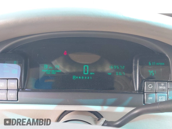 1999 Cadillac DeVille z VIN 1G6KD54Y3XU712969, wystawiony jako IAAI lot #42344041 z przebiegiem 169 572 mil mil oraz . Historia ofert i sprzedaży dostępna na DreamBid. Obrazek 7.