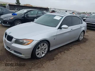 2006 BMW 3 Series 325i z VIN WBAVB13586KR56737, wystawiony jako IAAI lot #42321253 z przebiegiem 226 615 mil mil oraz . Historia ofert i sprzedaży dostępna na DreamBid. Obrazek 2.