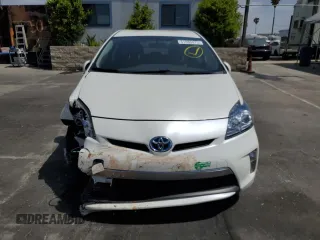 2014 Toyota Prius with VIN JTDKN3DP9E3053840, listed as a Copart auction lot 61880475 with 50,179 mi miles and Salvage title. Bid and sale history available at DreamBid. Image 5.