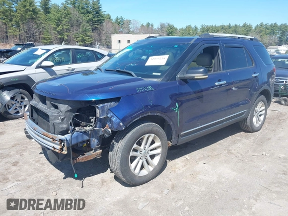 2011 Ford Explorer XLT with VIN 1FMHK8D82BGA29212, listed as a IAAI auction lot 42033218 with 197,999 mi miles and . Bid and sale history available at carsss.com. Image 2.