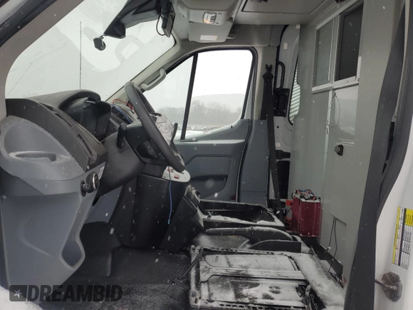 2019 Ford Transit with VIN 1FDYR2CMXKKA94961, listed as a Copart auction lot 44216665 with 219,515 mi miles and Salvage Title. Bid and sale history available at DreamBid. Image 7.