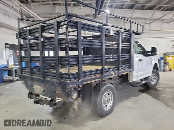 2019 Ford Super Duty F-250 SRW XL with VIN 1FTBF2B65KED70032, listed as a IAAI auction lot 42025500 with 11,305 mi miles. Bid and sale history available at carsss.com. Image 1.