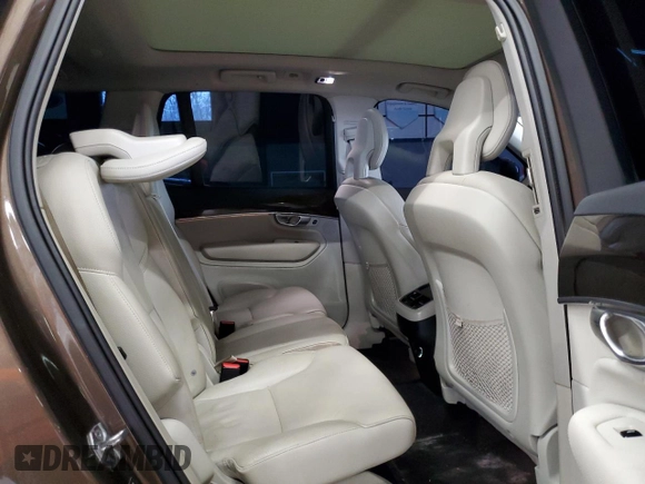 2017 Volvo XC90 Momentum z VIN YV4A22PK9H1115068, wystawiony jako Copart lot #54205205 z przebiegiem 130 082 mil mil oraz Czysty tytuł • Clean title. Historia ofert i sprzedaży dostępna na DreamBid. Obrazek 11.