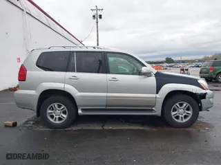 2003 Lexus GX 470 with VIN JTJBT20X130004567, listed as a IAAI auction lot 41848128 with 237,800 mi miles. Bid and sale history available at carsss.com. Image 13.
