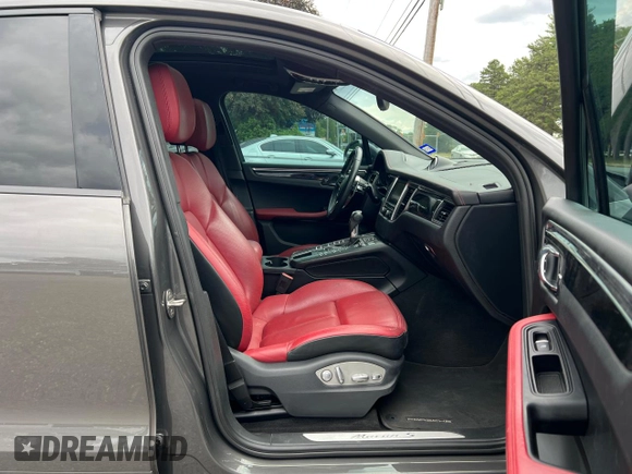 2016 Porsche Macan S with VIN WP1AB2A53GLB59073, listed as a Copart auction lot 64333075 with 148,584 mi miles and Clean title. Bid and sale history available at DreamBid. Image 5.