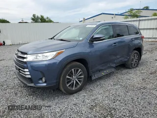 2017 Toyota Highlander XLE with VIN 5TDJZRFH7HS450569, listed as a Copart auction lot 62876845 with 63,974 mi miles and Salvage title. Bid and sale history available at DreamBid. Image 1.