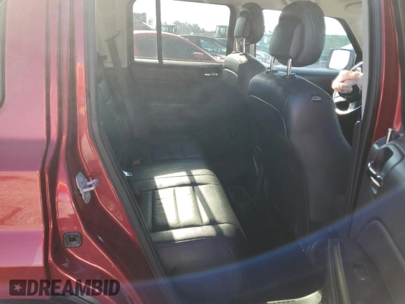 2016 Jeep Patriot Latitude z VIN 1C4NJPFAXGD640313, wystawiony jako Copart lot #41603235 z przebiegiem 112 119 mil mil oraz Szkoda całkowita • Salvage title. Historia ofert i sprzedaży dostępna na DreamBid. Obrazek 11.