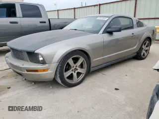 2008 Ford Mustang Deluxe with VIN 1ZVHT80N785176379, listed as a Copart auction lot 53423645 with 236,633 mi miles and Clean Title. Bid and sale history available at carsss.com. Image 1.