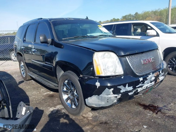 2008 GMC Yukon Denali with VIN 1GKFK63848J131662, listed as a IAAI auction lot 41887718 with 319,420 mi miles. Bid and sale history available at carsss.com. Image 1.