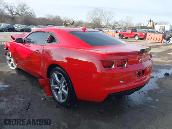 2013 Chevrolet Camaro LT with VIN 2G1FC1E32D9181648, listed as a IAAI auction lot 41677680 with 132,237 mi miles and . Bid and sale history available at DreamBid. Image 3.