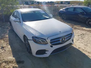 2018 Mercedes-Benz E-Class E 300 with VIN WDDZF4JB4JA309016, listed as a IAAI auction lot 41847991 with 119,529 mi miles. Bid and sale history available at carsss.com. Image 1.