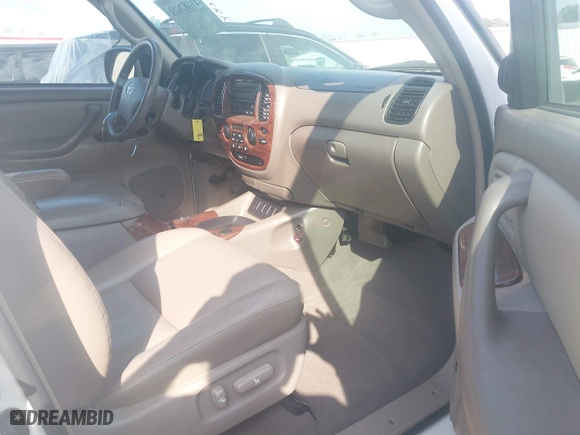 2006 Toyota Sequoia SR5 with VIN 5TDZT34A26S284157, listed as a IAAI auction lot 41687011 with 226,663 mi miles. Bid and sale history available at carsss.com. Image 5.