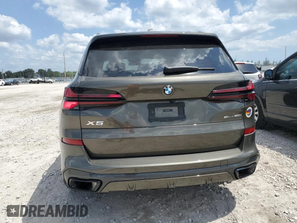 2025 BMW X5 sDrive40i z VIN 5UX13EU07S9X93779, wystawiony jako Copart lot #55974175 z przebiegiem 8 970 mil mil oraz Szkoda całkowita • Salvage title. Historia ofert i sprzedaży dostępna na DreamBid. Obrazek 6.