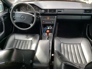 1989 Mercedes-Benz 300 E with VIN WDBEA30D8KB012989, listed as a Copart auction lot 72100114 with 137,798 mi miles and Clean Title. Bid and sale history available at carsss.com. Image 8.