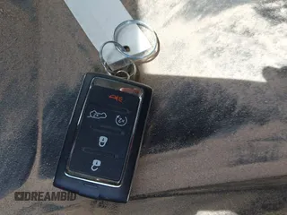 2023 Jeep Grand Cherokee Limited z VIN 1C4RJJBG4P8843652, wystawiony jako IAAI lot #41906826 z przebiegiem 18 006 mil mil oraz . Historia ofert i sprzedaży dostępna na DreamBid. Obrazek 11.
