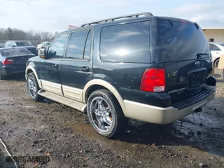 2005 Ford Expedition Eddie Bauer with VIN 1FMPU17585LA49135, listed as a IAAI auction lot 41121522 with 1 mi miles. Bid and sale history available at carsss.com. Image 3.