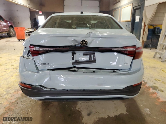 2025 Volkswagen Jetta SE with VIN 3VWEX7BU5SM047077, listed as a Copart auction lot 45975025 with 698 mi miles and Salvage Title. Bid and sale history available at carsss.com. Image 6.