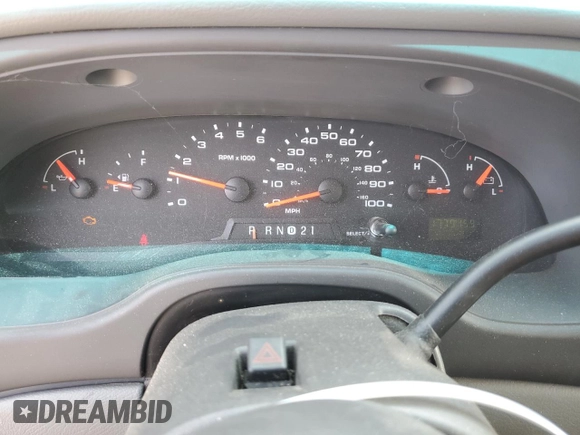 2008 Ford Econoline Passenger XL z VIN 1FBNE31L08DA48608, wystawiony jako Copart lot #58500125 z przebiegiem 177 915 mil mil oraz Szkoda całkowita • Salvage title. Historia ofert i sprzedaży dostępna na DreamBid. Obrazek 9.
