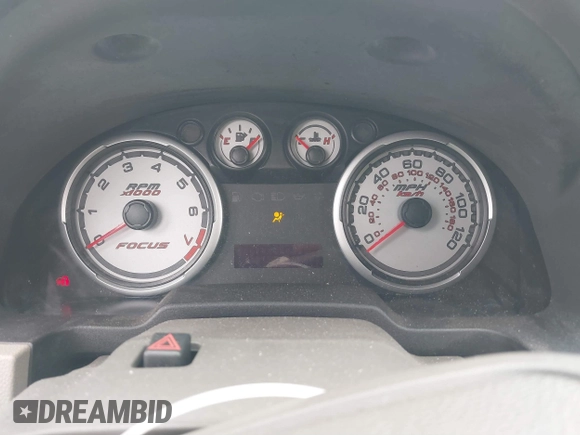 2009 Ford Focus SE z VIN 1FAHP35N19W114402, wystawiony jako IAAI lot #41510501 z przebiegiem Nie podano mil oraz . Historia ofert i sprzedaży dostępna na DreamBid. Obrazek 7.