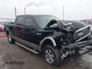 2005 Ford F-150 XLT with VIN 1FTPW12545KF05627, listed as a IAAI auction lot 38457933 with 292,327 mi miles. Bid and sale history available at carsss.com. Image 1.