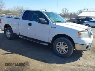 2008 Ford F-150 XLT с VIN 1FTPX14V98KE94588, выставлен на аукционе IAAI как лот 41991728 с пробегом 226 556 миль миль и . История ставок и продаж доступна на DreamBid. Изображение 1.