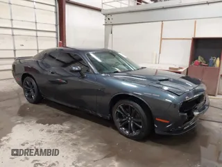 2018 Dodge Challenger SXT с VIN 2C3CDZAG7JH124222, выставлен на аукционе IAAI как лот 42140642 с пробегом 104 074 миль миль и . История ставок и продаж доступна на DreamBid. Изображение 1.