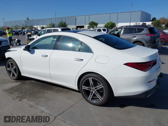 2023 Mercedes-Benz CLA 250 z VIN W1K5J4GB6PN412041, wystawiony jako IAAI lot #42298422 z przebiegiem 12 316 mil mil oraz . Historia ofert i sprzedaży dostępna na DreamBid. Obrazek 3.