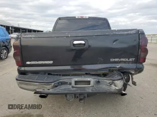 2005 Chevrolet Silverado 1500 LS z VIN 2GCEC13T451108111, wystawiony jako Copart lot #46171995 z przebiegiem 236 567 mil mil oraz Szkoda całkowita • Salvage title. Historia ofert i sprzedaży dostępna na DreamBid. Obrazek 6.