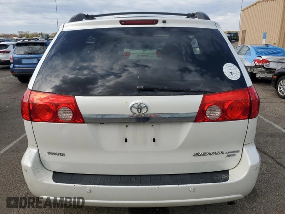 2010 Toyota Sienna XLE z VIN 5TDDK4CC8AS033402, wystawiony jako Copart lot #79083354 z przebiegiem 226 956 mil mil oraz Szkoda całkowita • Salvage title. Historia ofert i sprzedaży dostępna na DreamBid. Obrazek 6.