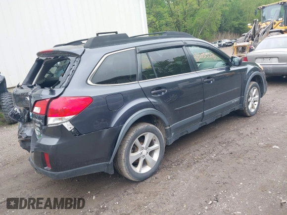 2013 Subaru Outback Premium z VIN 4S4BRBCC9D3323317, wystawiony jako IAAI lot #42303328 z przebiegiem 199 802 mil mil oraz . Historia ofert i sprzedaży dostępna na DreamBid. Obrazek 4.