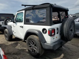 2024 Jeep Wrangler Sport S z VIN 1C4PJXAN9RW136328, wystawiony jako Copart lot #73871304 z przebiegiem Nie podano mil oraz Nie do naprawy • Non repairable. Historia ofert i sprzedaży dostępna na DreamBid. Obrazek 2.