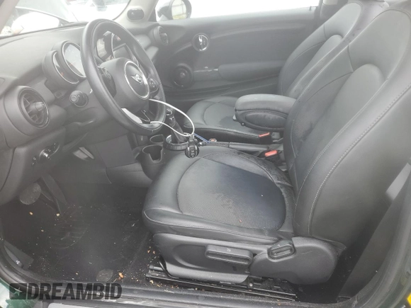 2017 MINI Hardtop Cooper с VIN WMWXP5C30H2F61148, выставлен на аукционе Copart как лот 59257925 с пробегом 61 446 миль миль и Списание • Salvage title. История ставок и продаж доступна на DreamBid. Изображение 7.