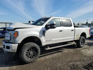 2017 Ford F-350 Platinum with VIN 1FT8W3BT2HEF08950, listed as a Copart auction lot 44521175 with 113,237 mi miles and Salvage Title. Bid and sale history available at DreamBid. Image 1.