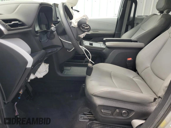 2025 Toyota Sienna XLE с VIN 5TDYRKEC5SS228793, выставлен на аукционе Copart как лот 60269765 с пробегом 11 976 миль миль и Чистый • Clean title. История ставок и продаж доступна на DreamBid. Изображение 7.