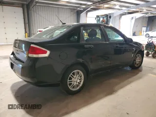 2008 Ford Focus SE z VIN 1FAHP35N98W121449, wystawiony jako Copart lot #60323735 z przebiegiem 83 990 mil mil oraz Czysty tytuł • Clean title. Historia ofert i sprzedaży dostępna na DreamBid. Obrazek 3.
